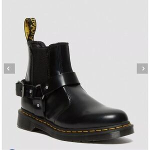 Dr Martens NWOT Wincox Smooth Leather Buckle Boots